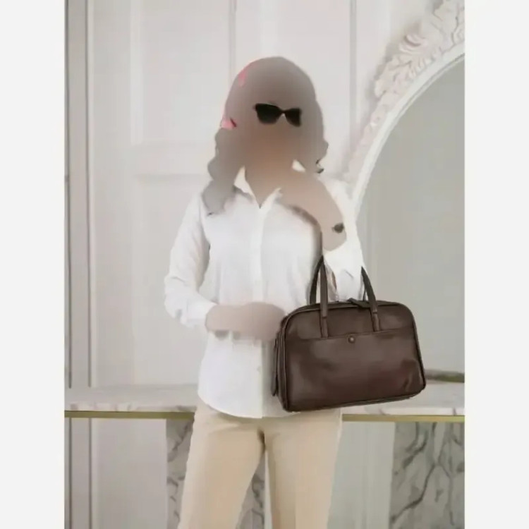 کیف دانشجویی لیور در رنگبندی متنوع سایز 33 در 23 متریال وارداتی